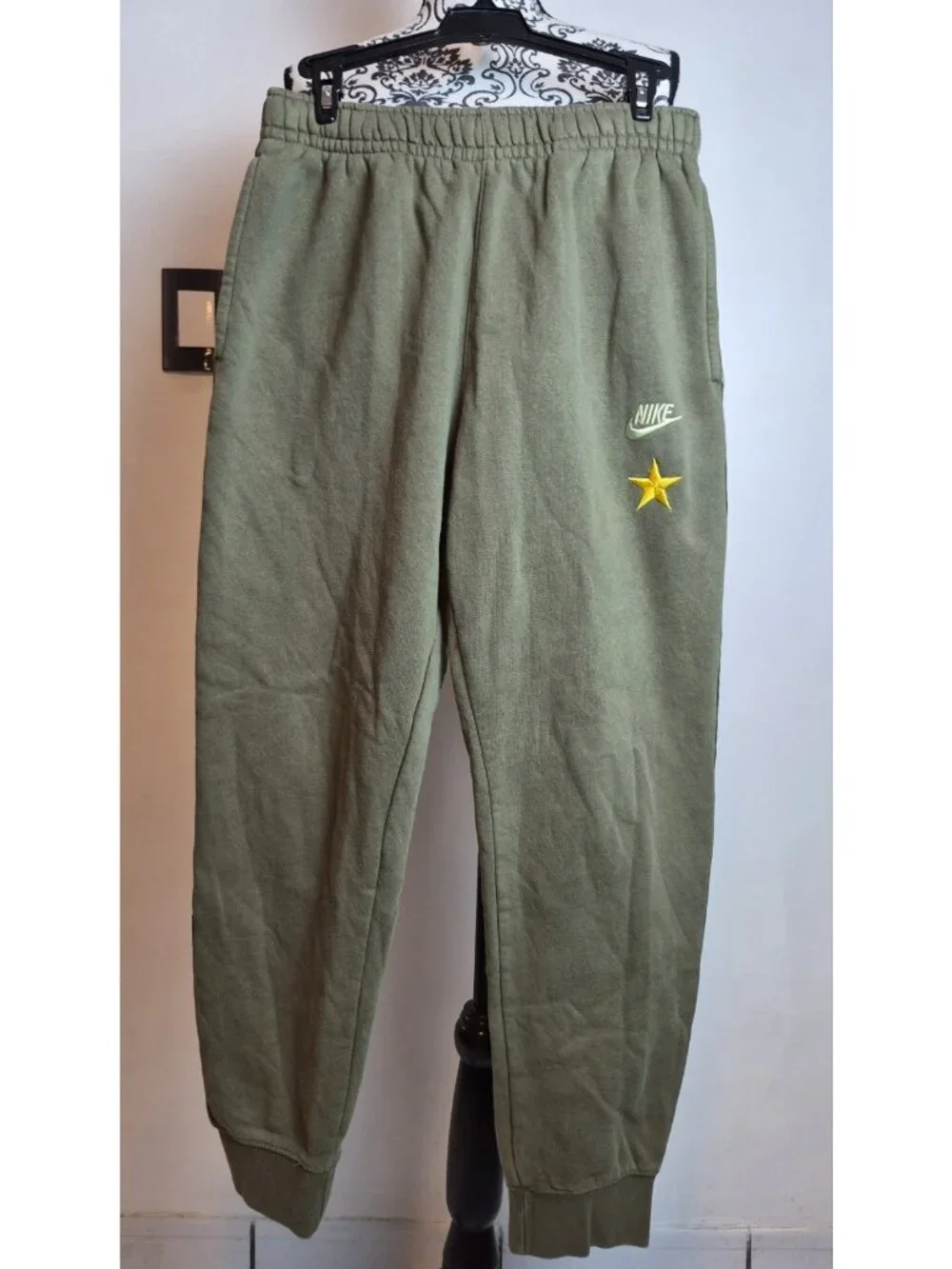 Nike Sportswear Club Fleece Stories Jogger Olive Star Sz M Estimated Preowned
